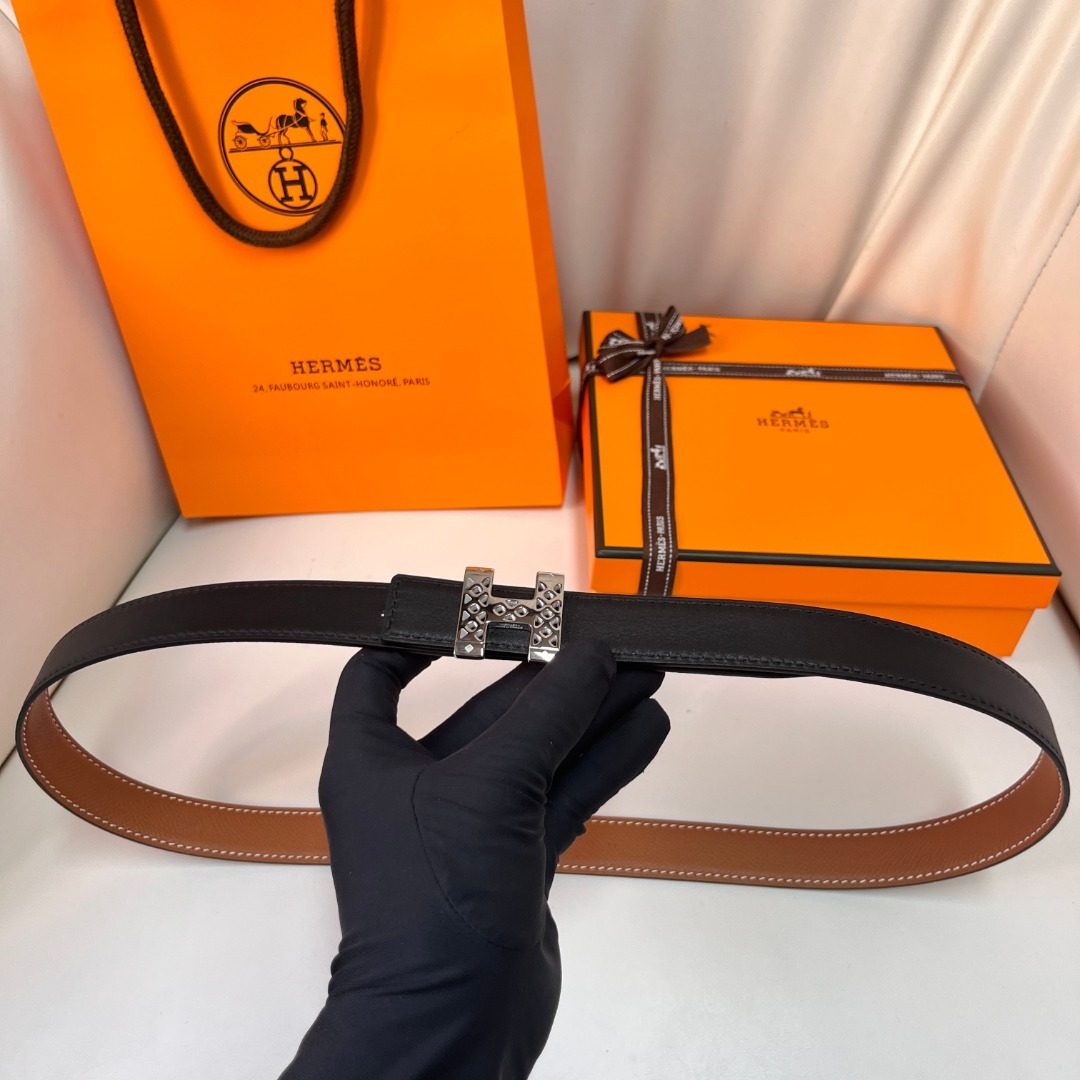 Hermès Reversible Leather Belt with H Buckle