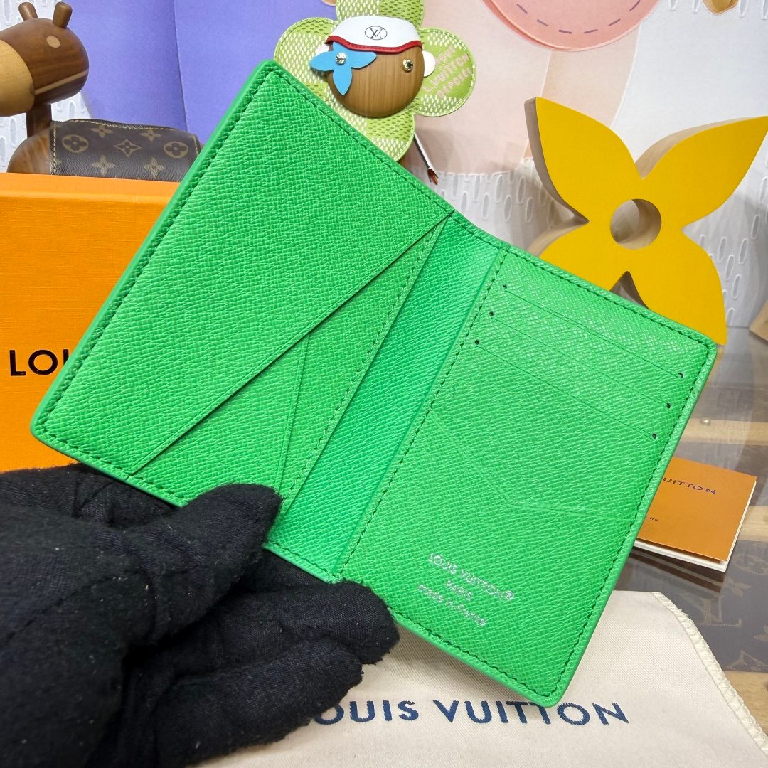 Louis Vuitton Damier Graphite Card Holder Green