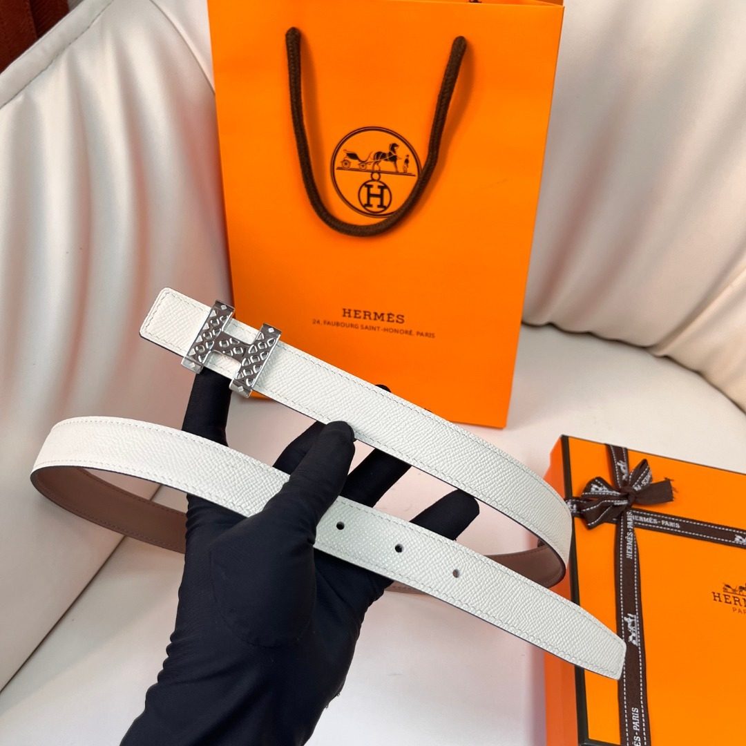 Hermès White Leather Studded Belt