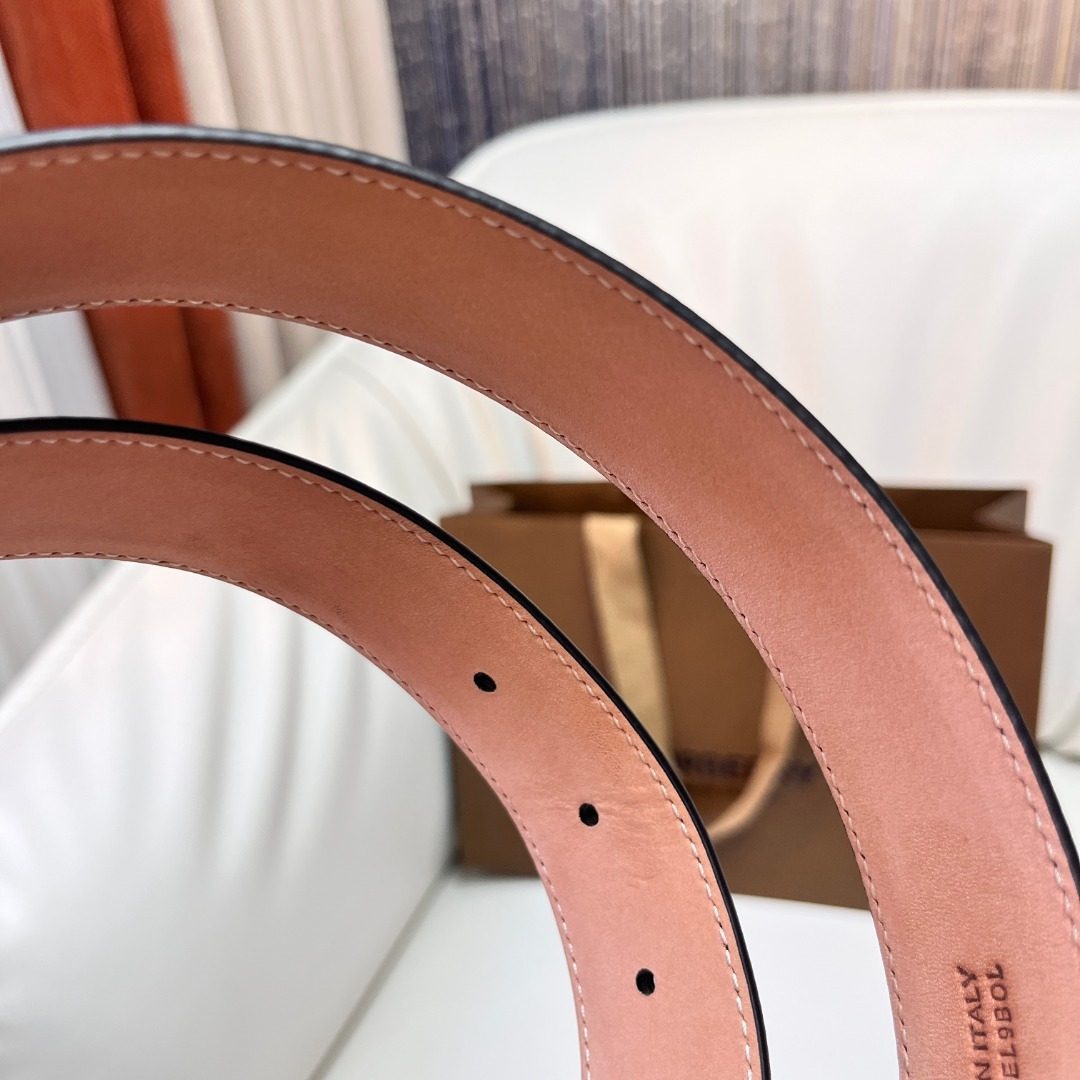Burberry Reversible Leather Belt
