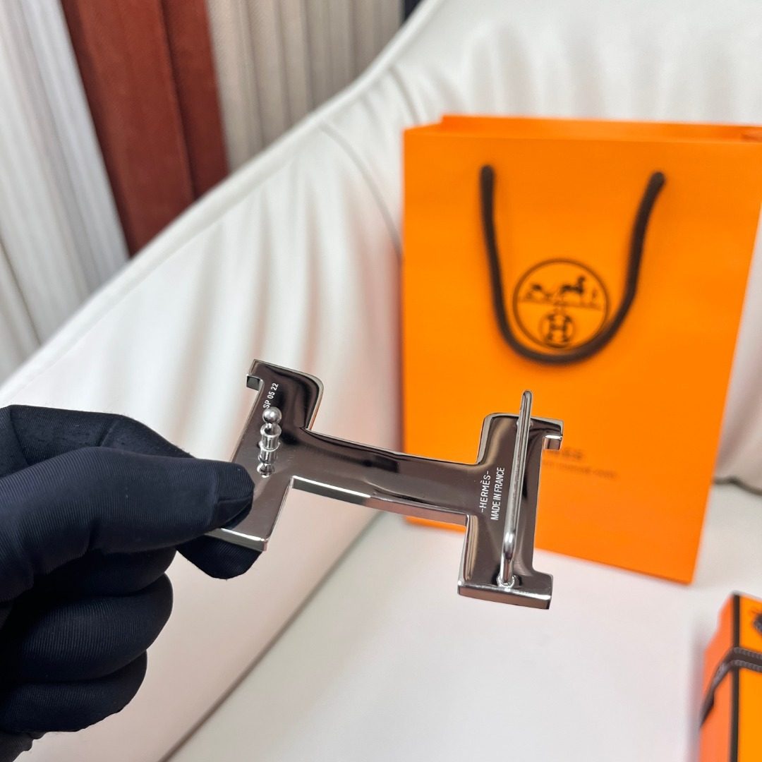 Hermès Reversible Leather Belt with Gold Buckle