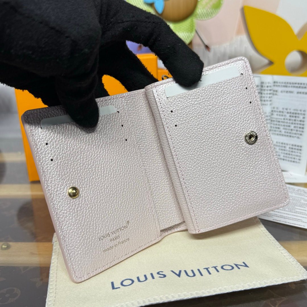 Louis Vuitton Capucines Leather Wallet