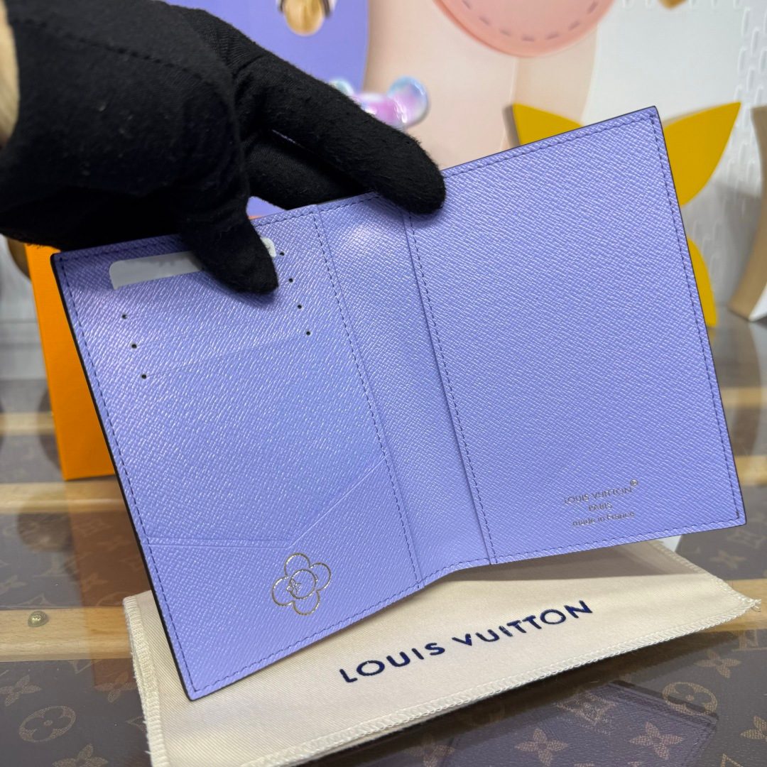 Louis Vuitton Monogram Canvas Bifold Wallet