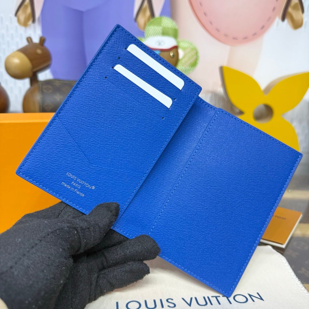 Louis Vuitton Epi Leather Bifold Wallet