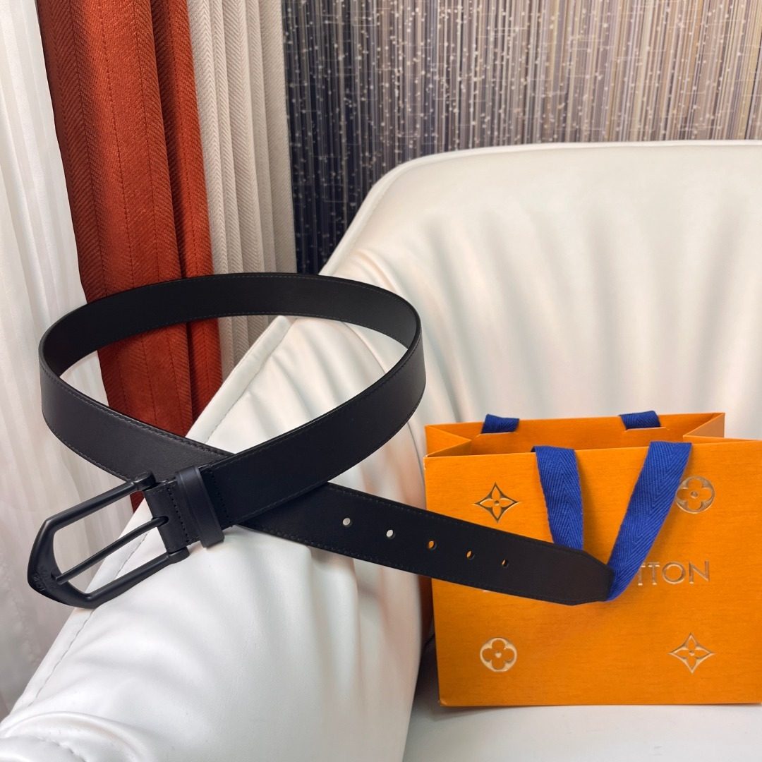 Louis Vuitton Black Leather Belt