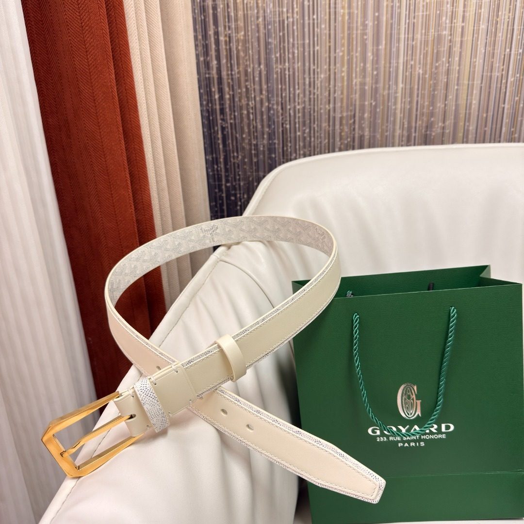 Giryard White Leather Belt with Gold Buckle
