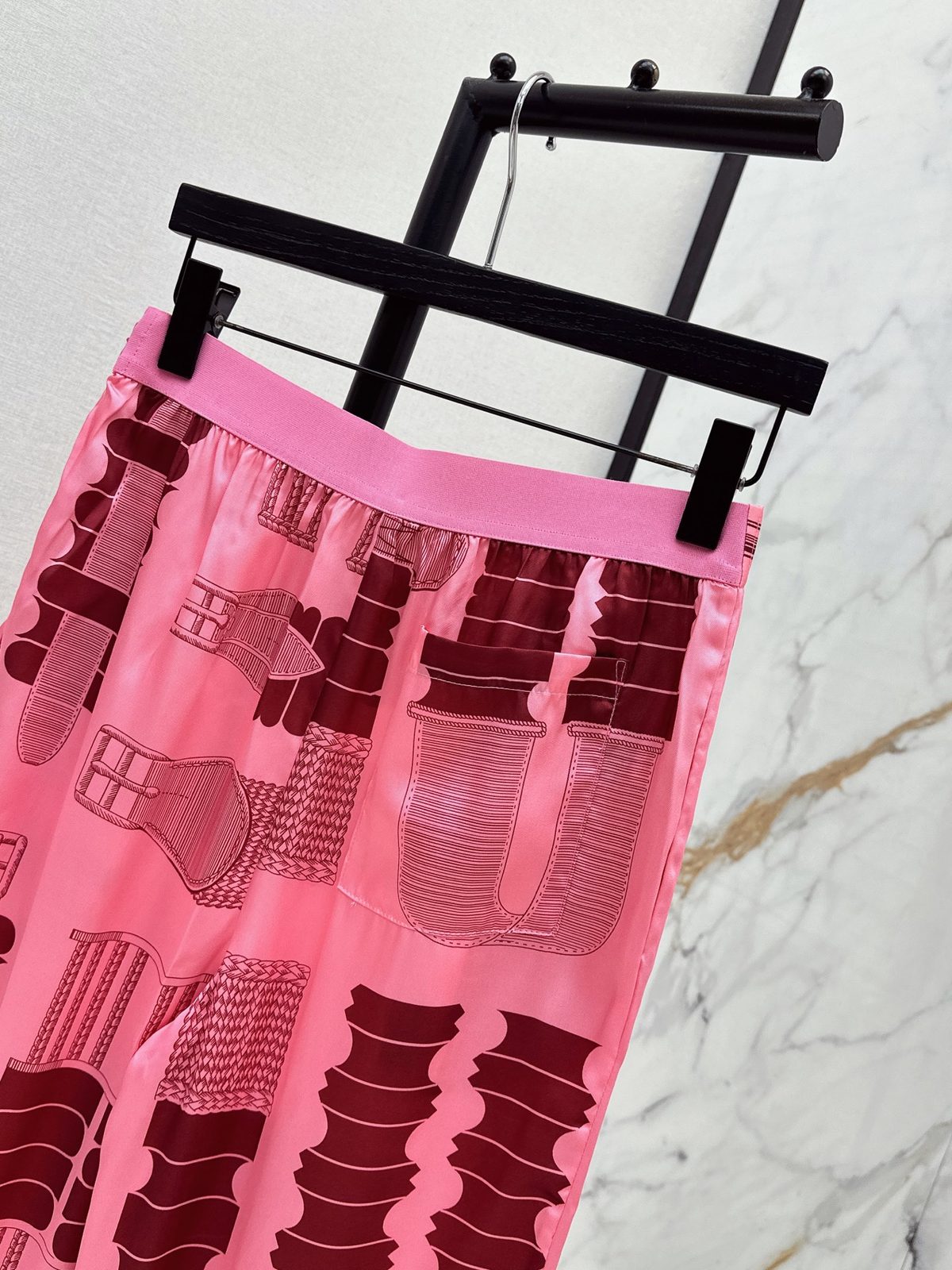 Hermès Silk Twill Scarf Pink Print
