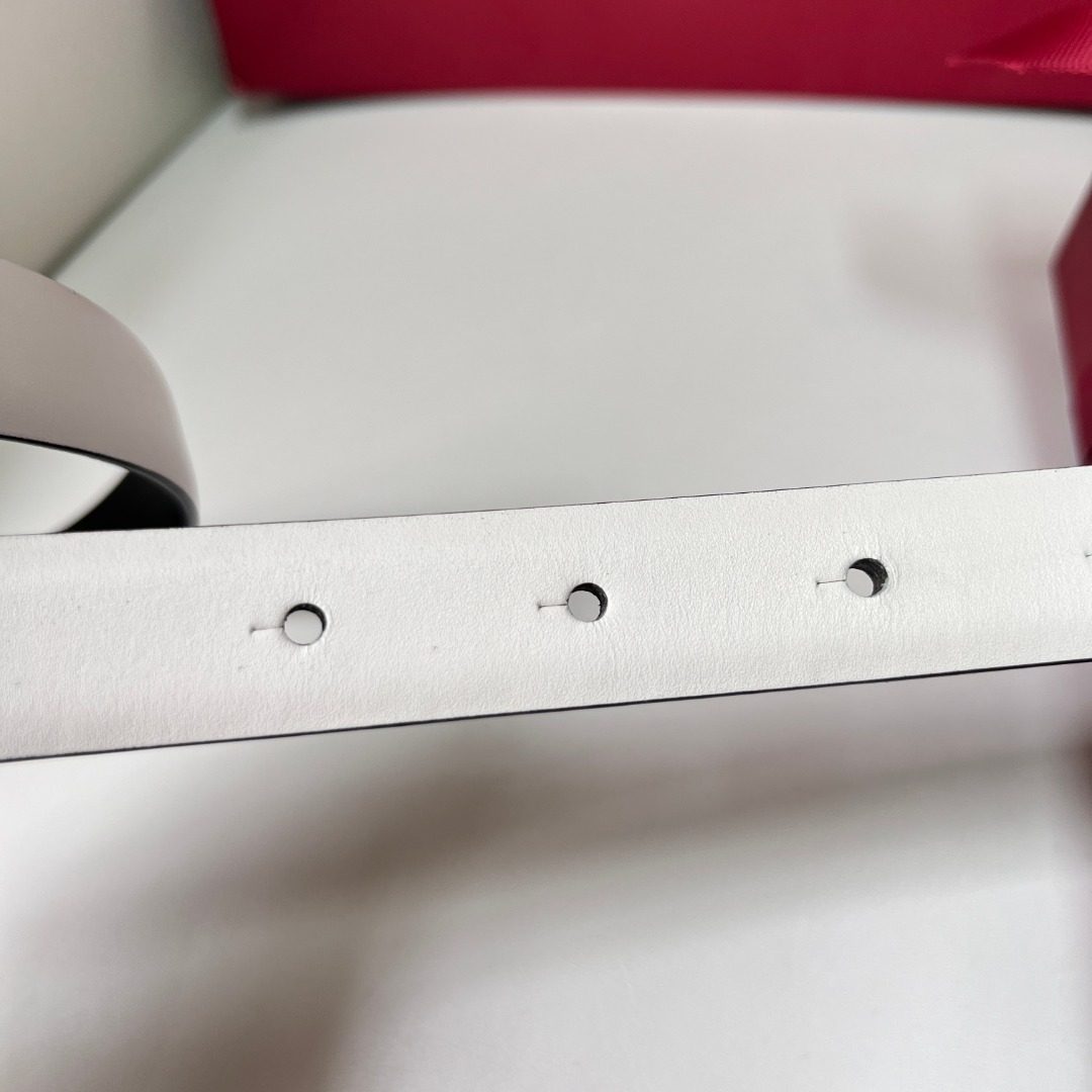 Salvatore Ferragamo White Leather Belt