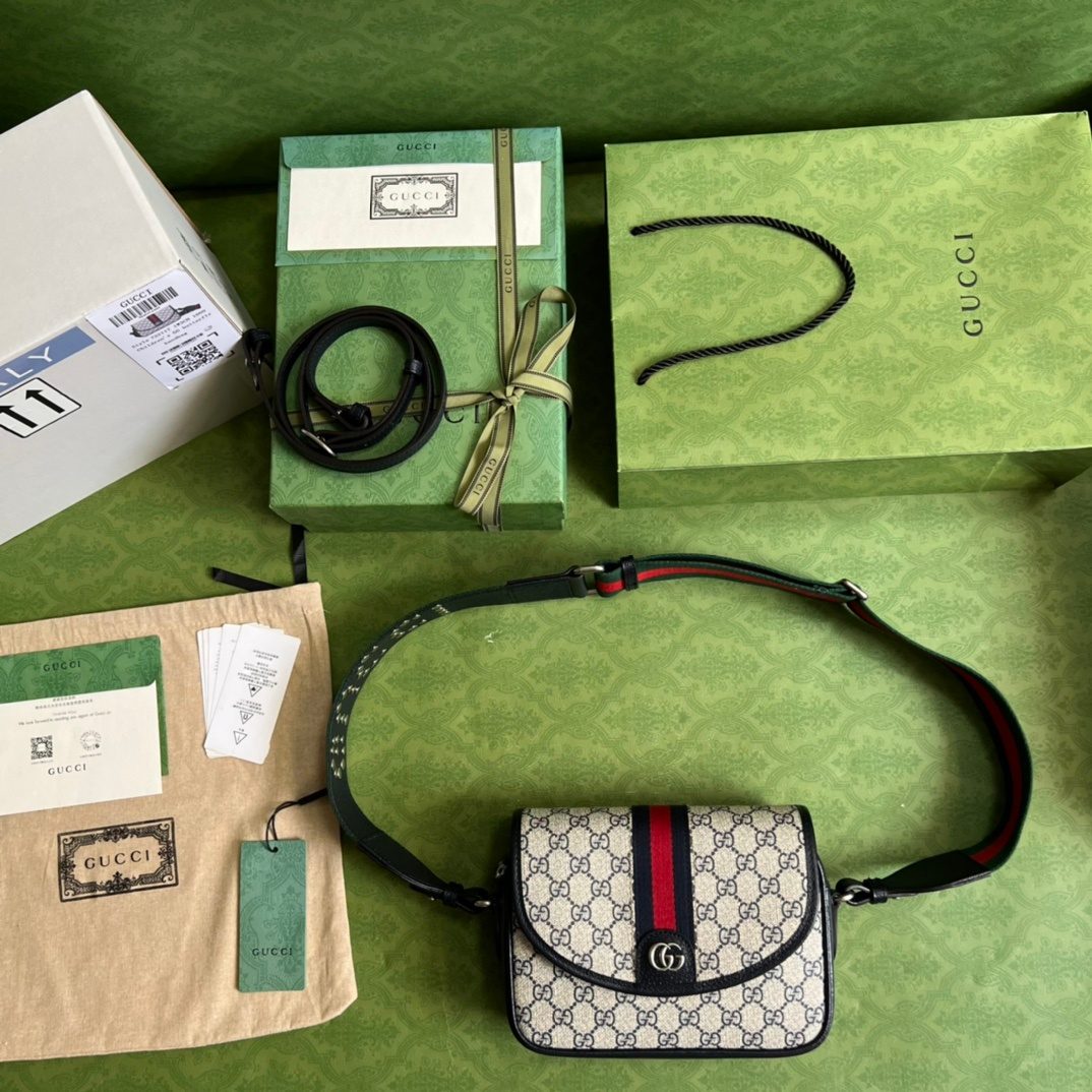Gucci GG Marmont Shoulder Bag