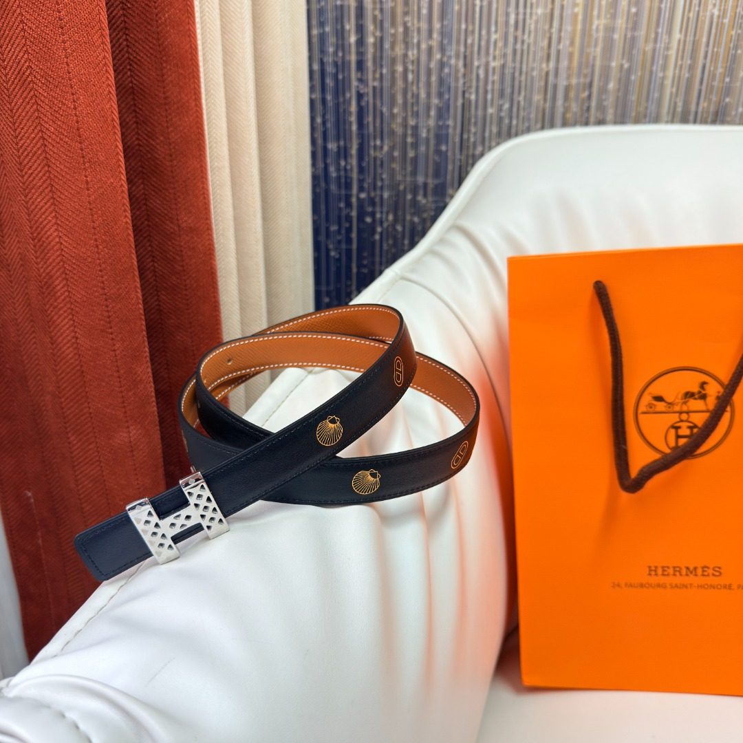 Hermès Reversible Leather Belt with Shell Buckle