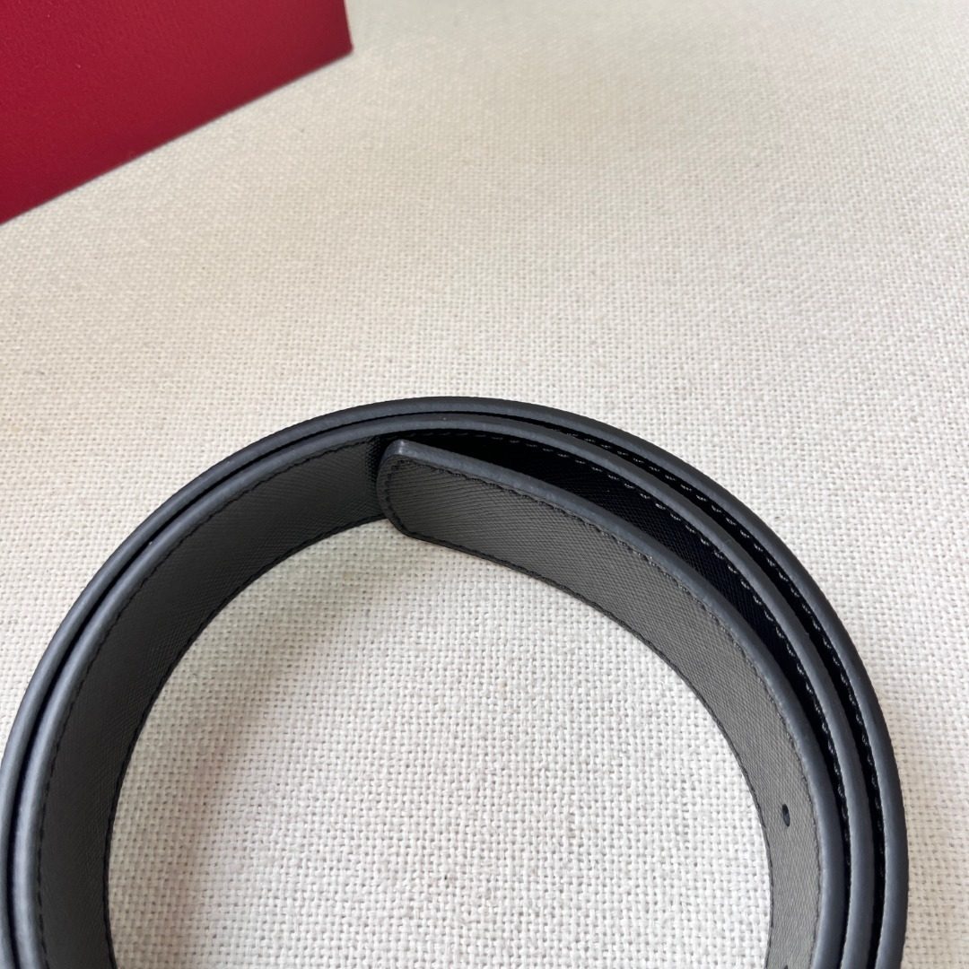 Luxury Leather Belt with Metal Buckle