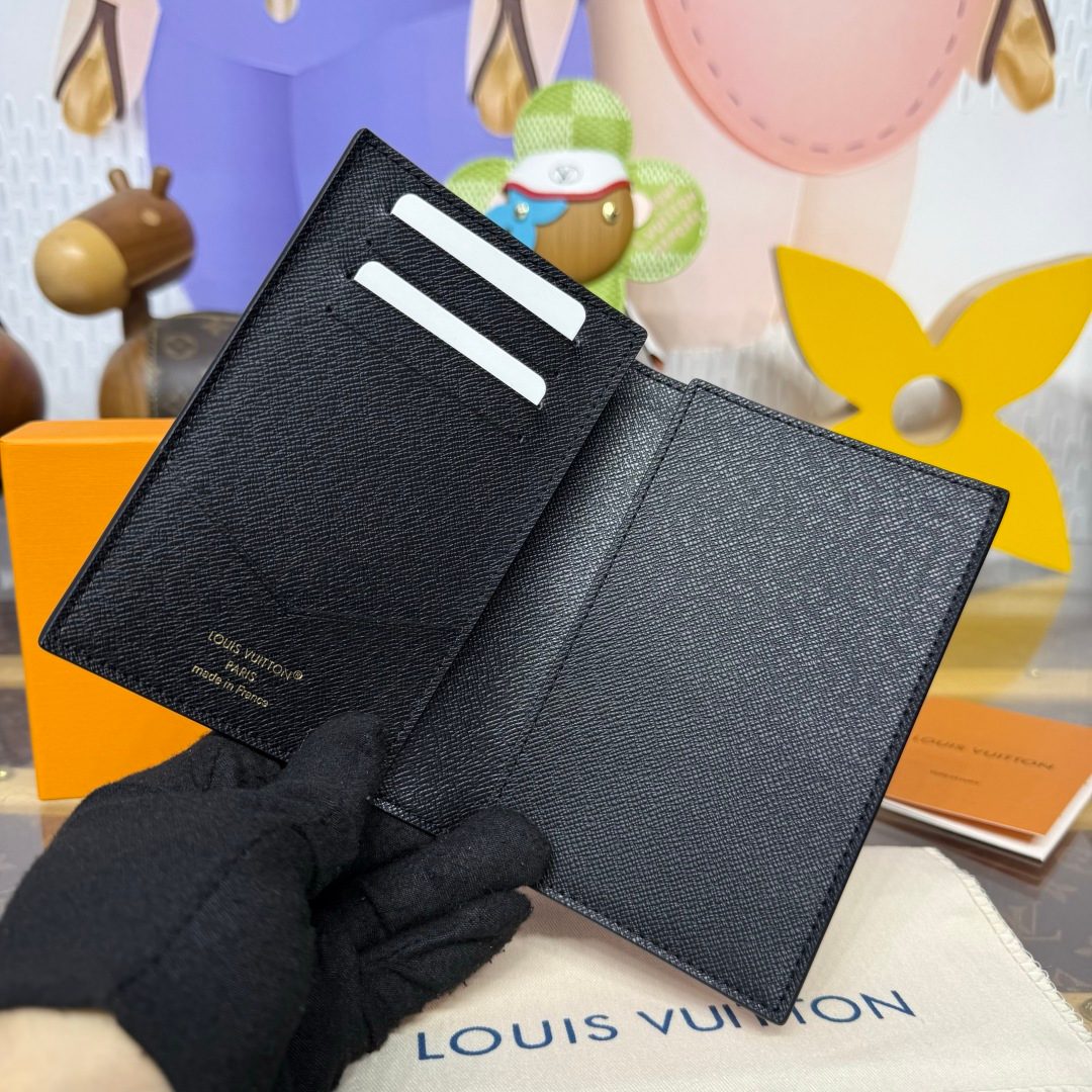 Louis Vuitton Taiga Leather Card Holder Wallet