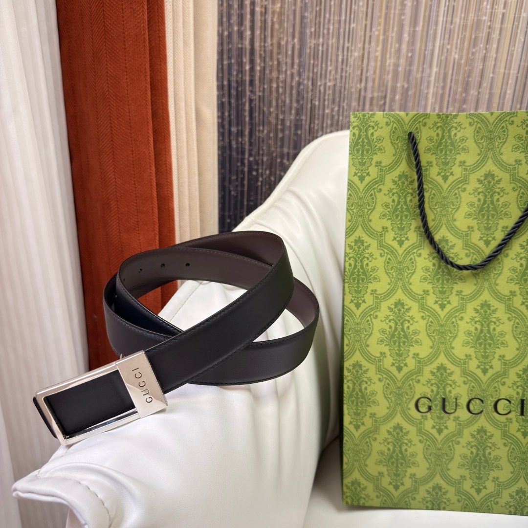 Gucci Black Leather Belt with Silver Buckle