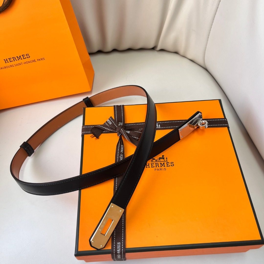 Hermès Reversible Black Leather Belt