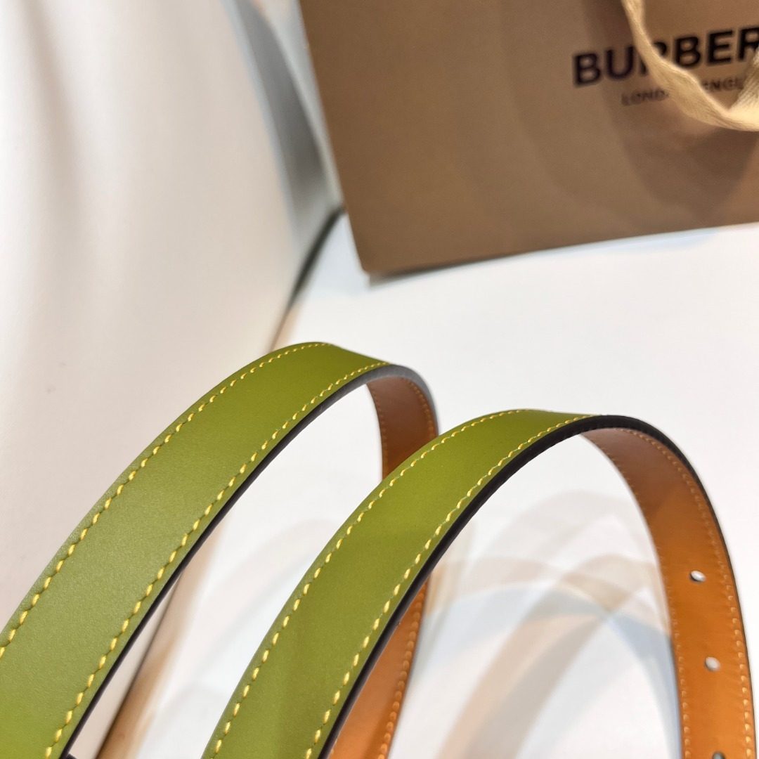 Burberry Reversible Leather Belt