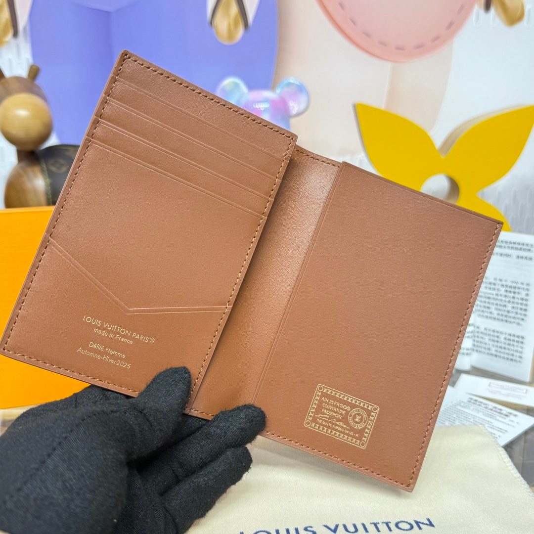 Louis Vuitton Leather Bifold Wallet Tan