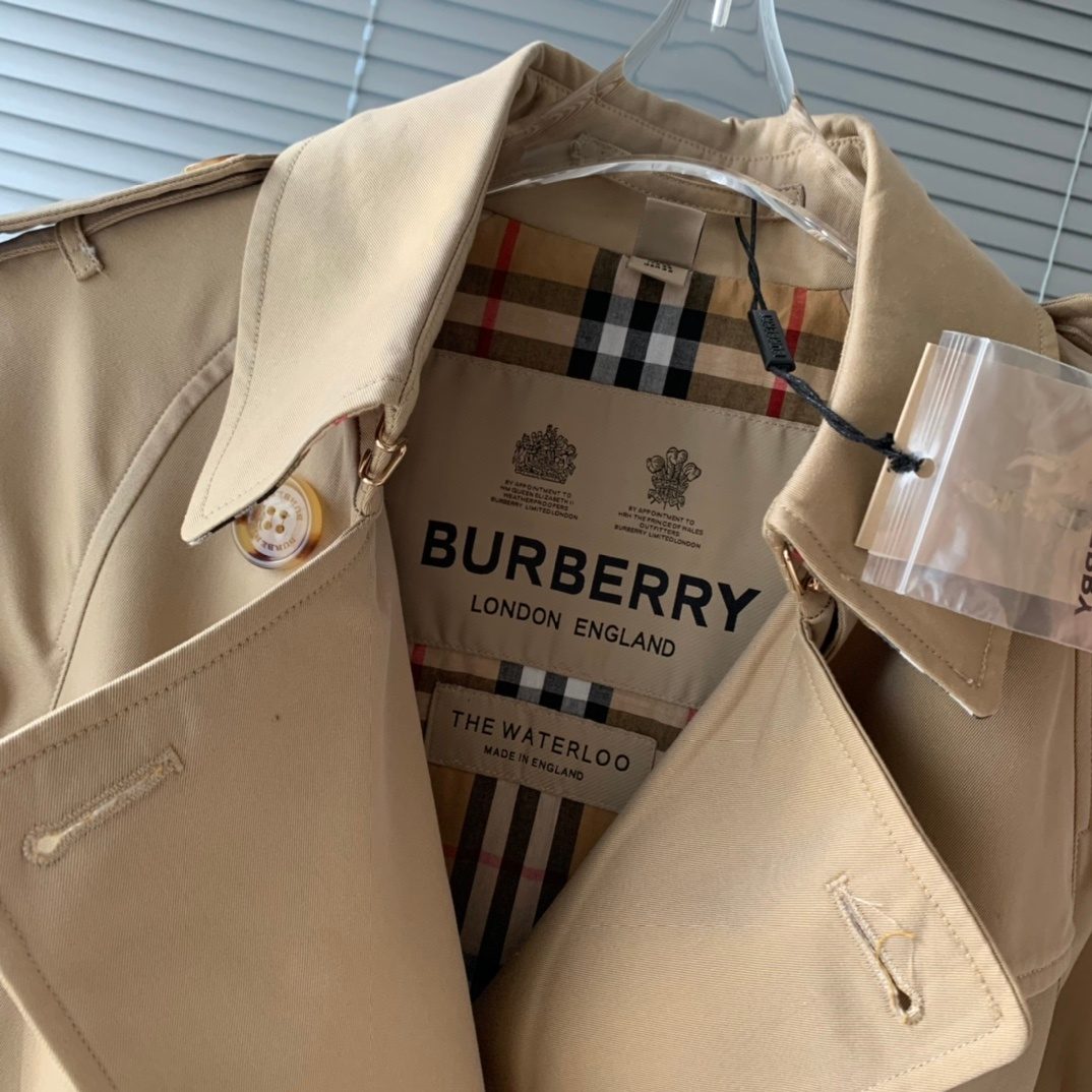 Burberry The Waterloo Trench Coat