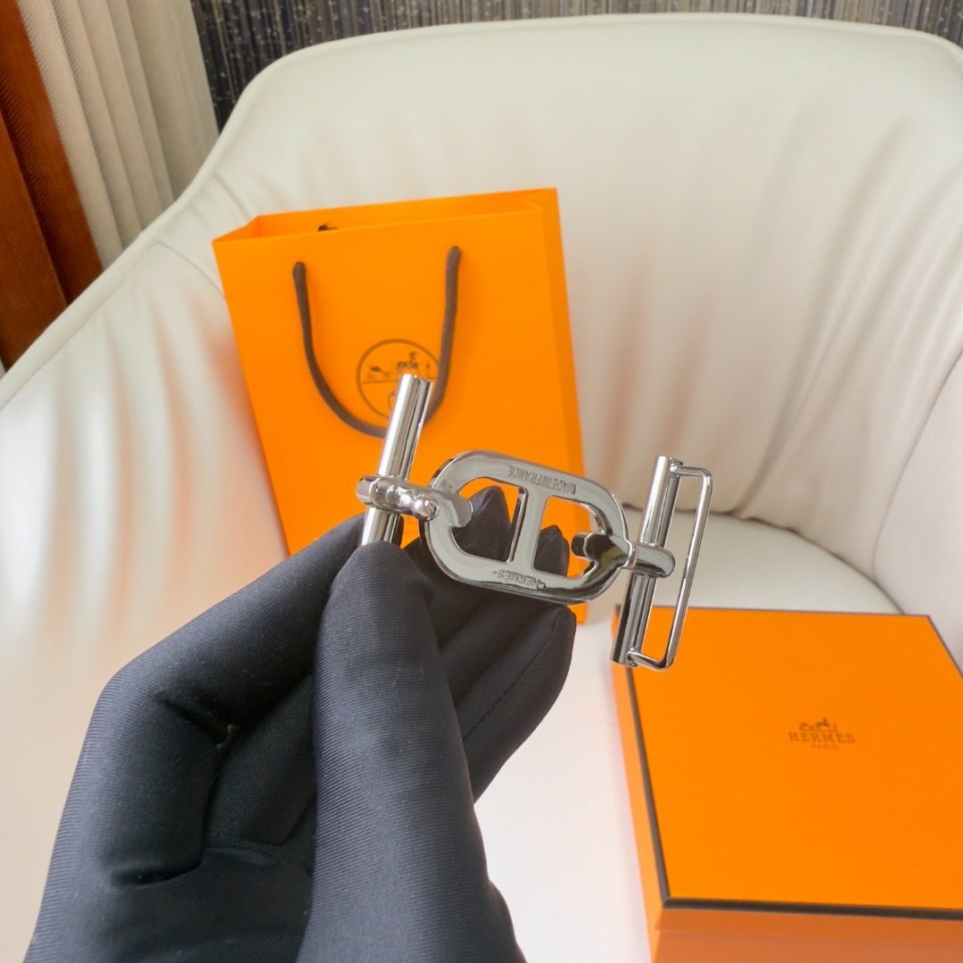 Hermès Reversible Leather Belt with H Buckle