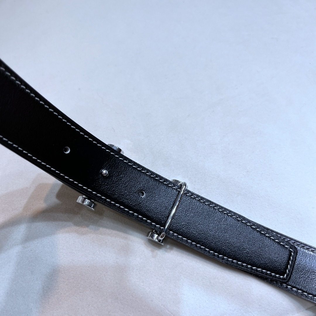 Reversible Leather Belt with Metal Hardware
