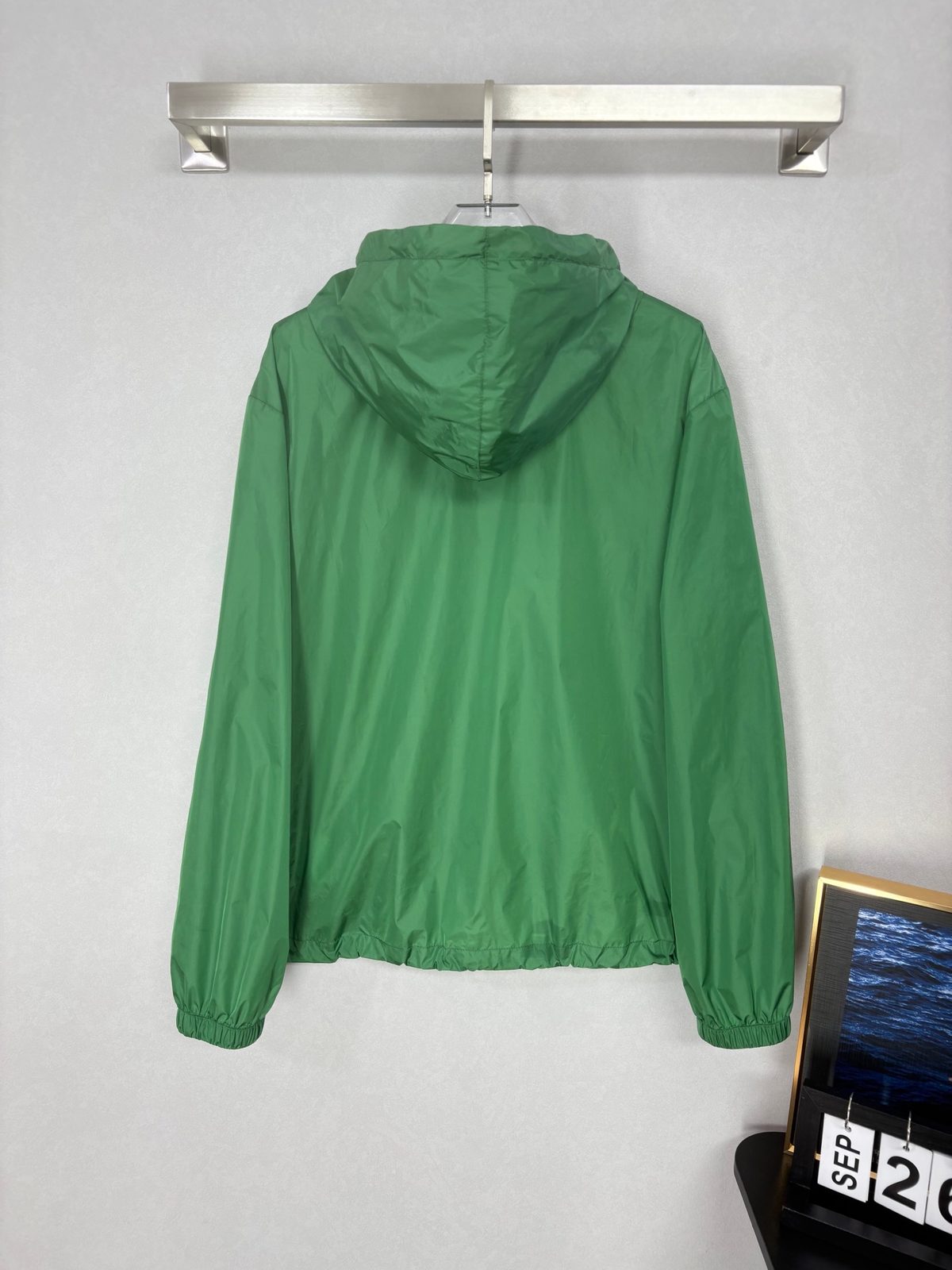 Lightweight Hooded Windbreaker Jacket Green