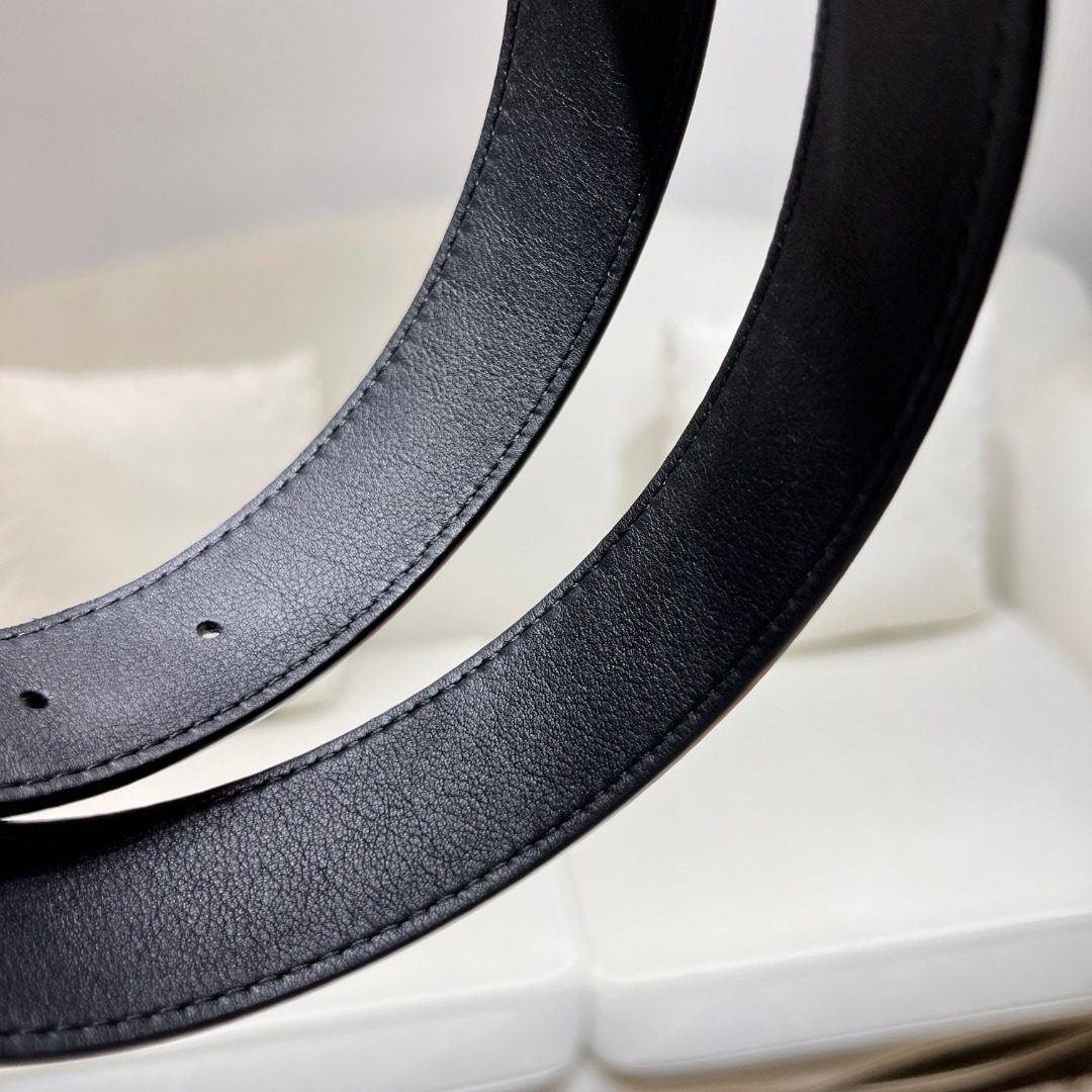 Louis Vuitton Monogram Reversible Leather Belt
