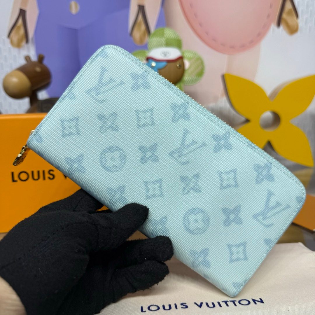 Louis Vuitton Damier Azur Zippy Wallet