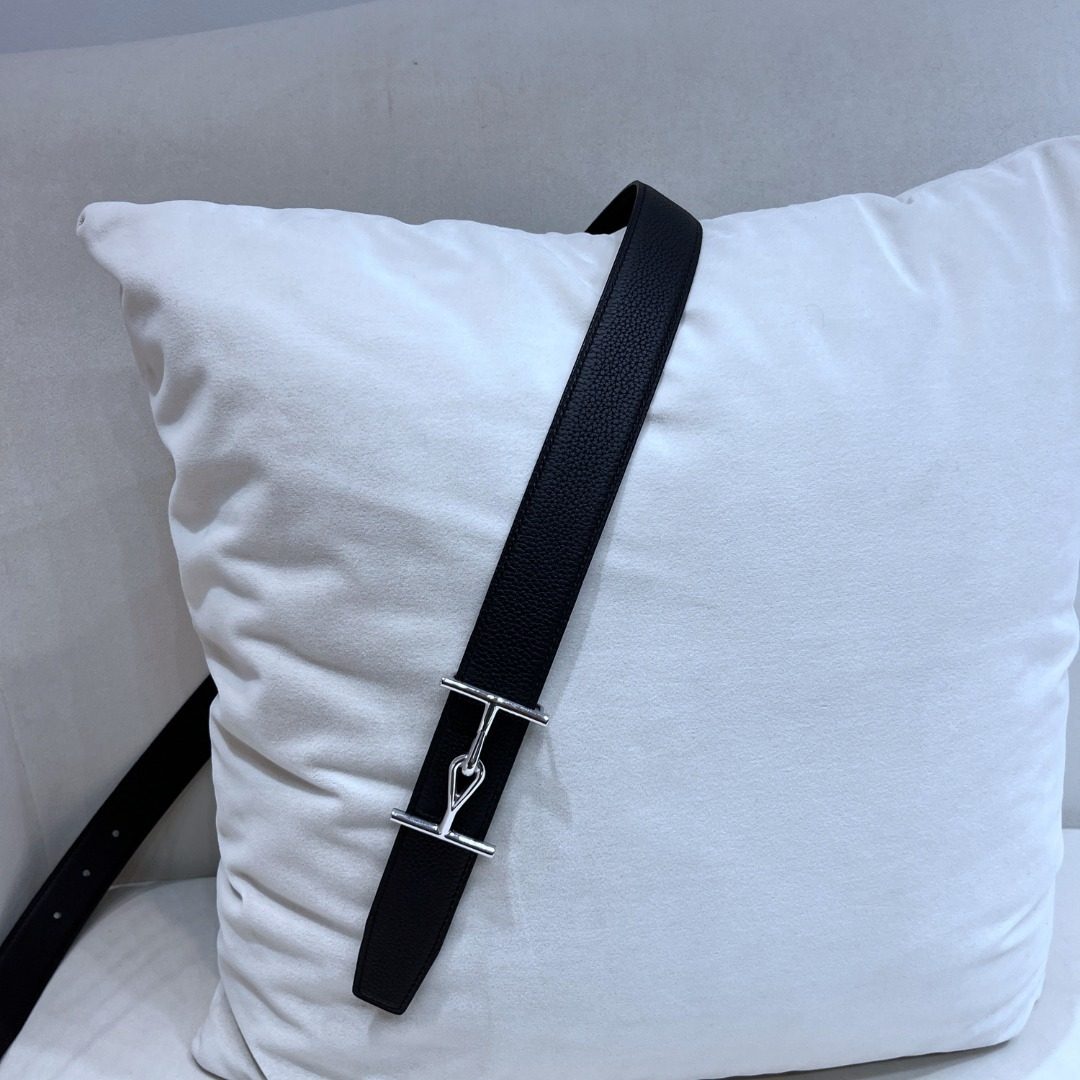 Hermès Reversible Leather Belt with H Buckle