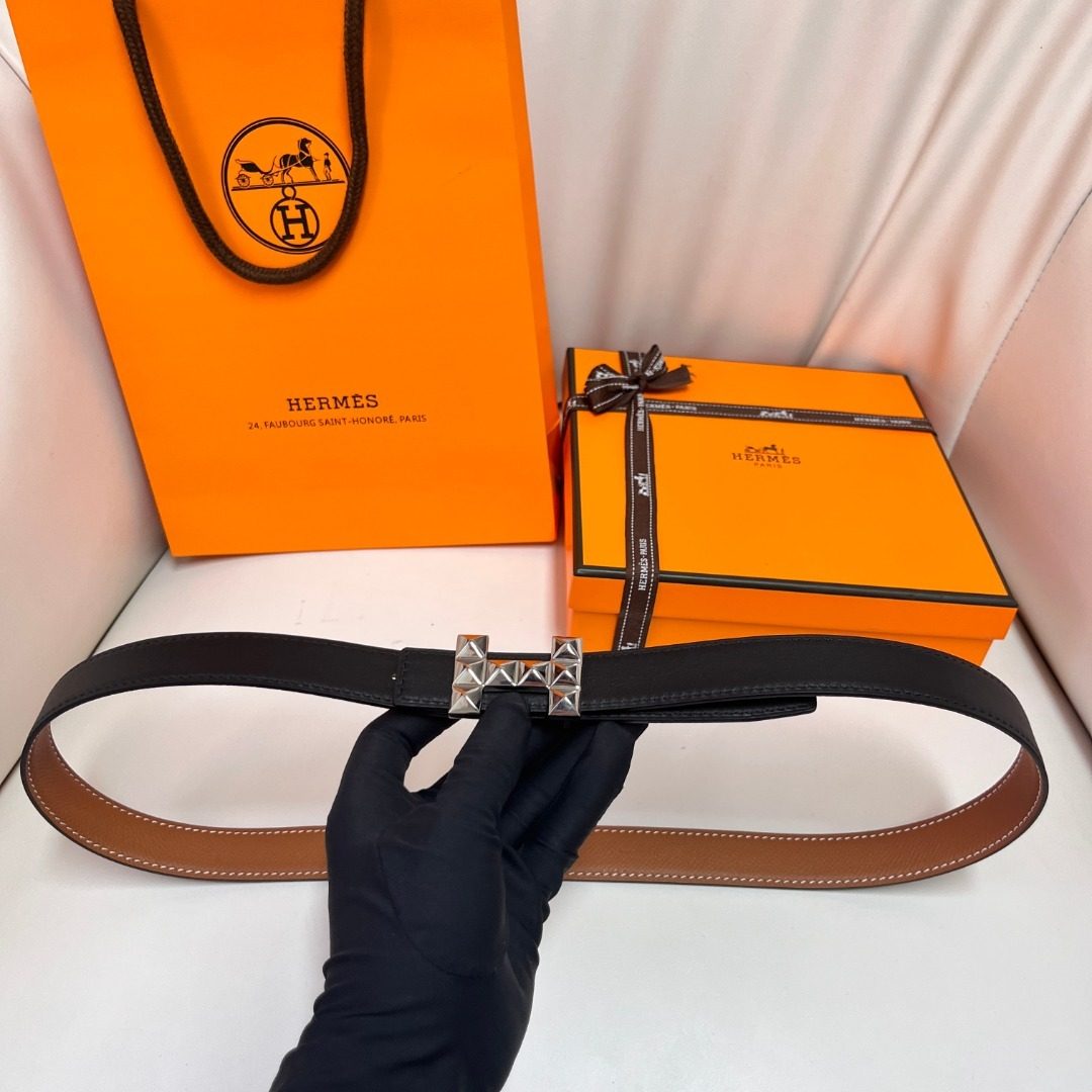 Hermès Reversible Leather Belt with Stud Buckle