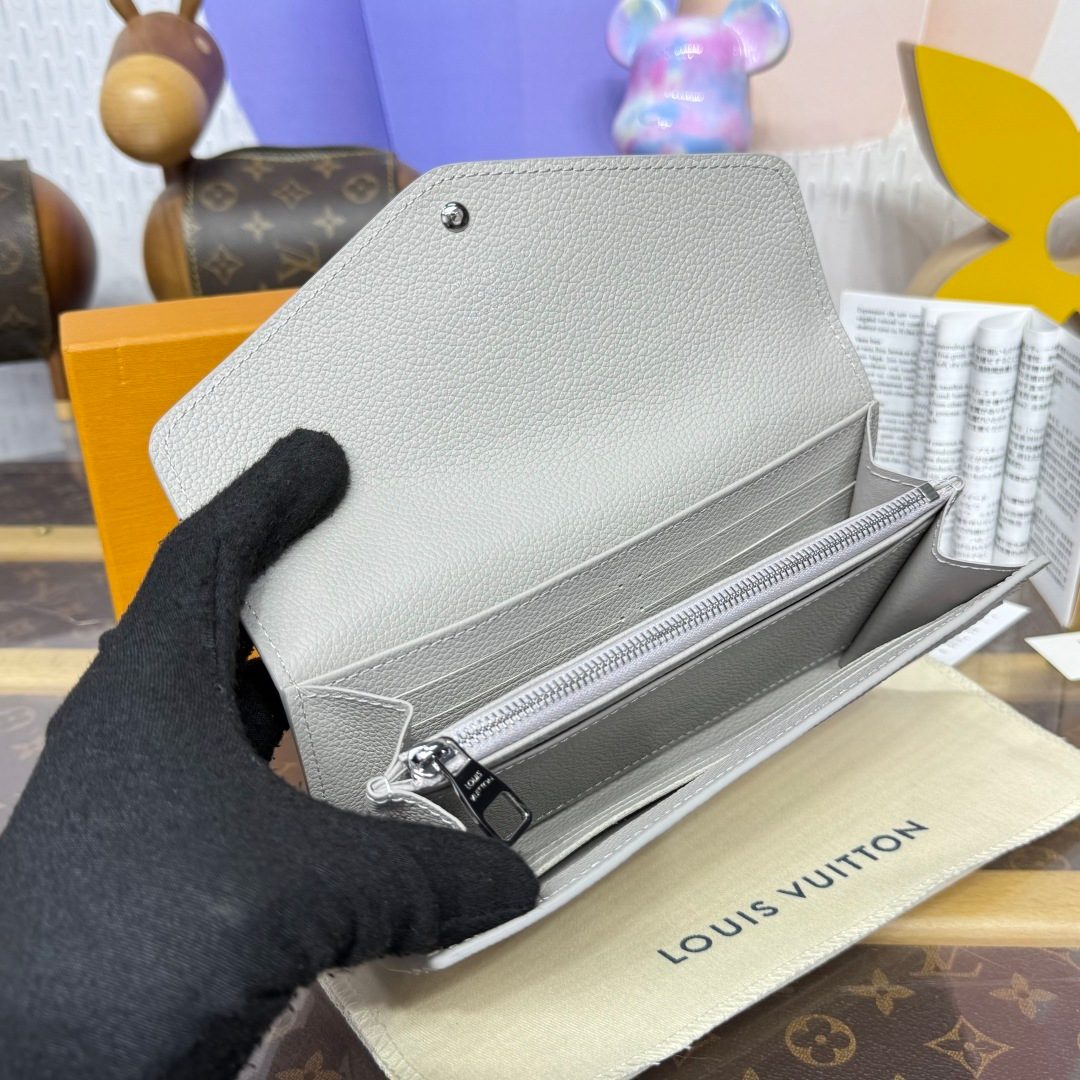 Louis Vuitton Leather Wallet Clutch Grey
