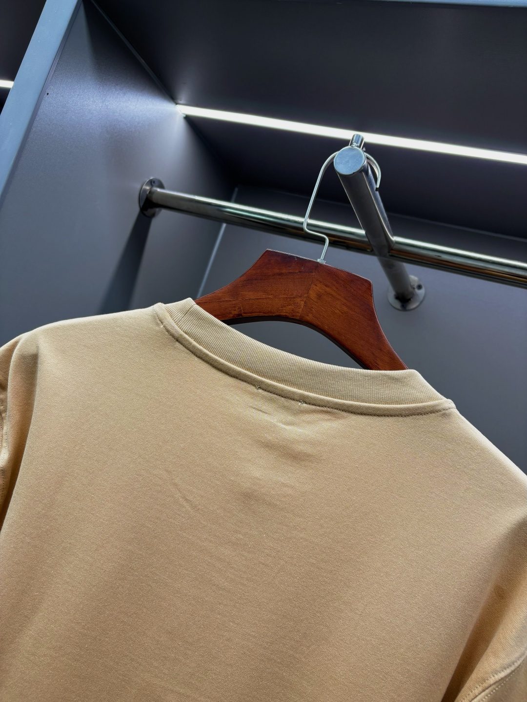 Burberry Men's Beige Crewneck T-Shirt