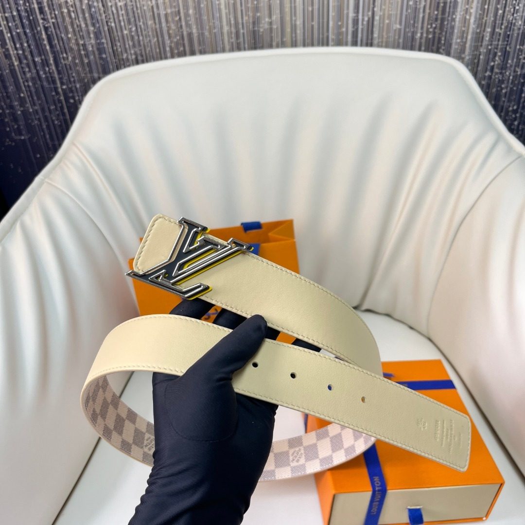 Louis Vuitton LV Initiales Reversible Leather Belt