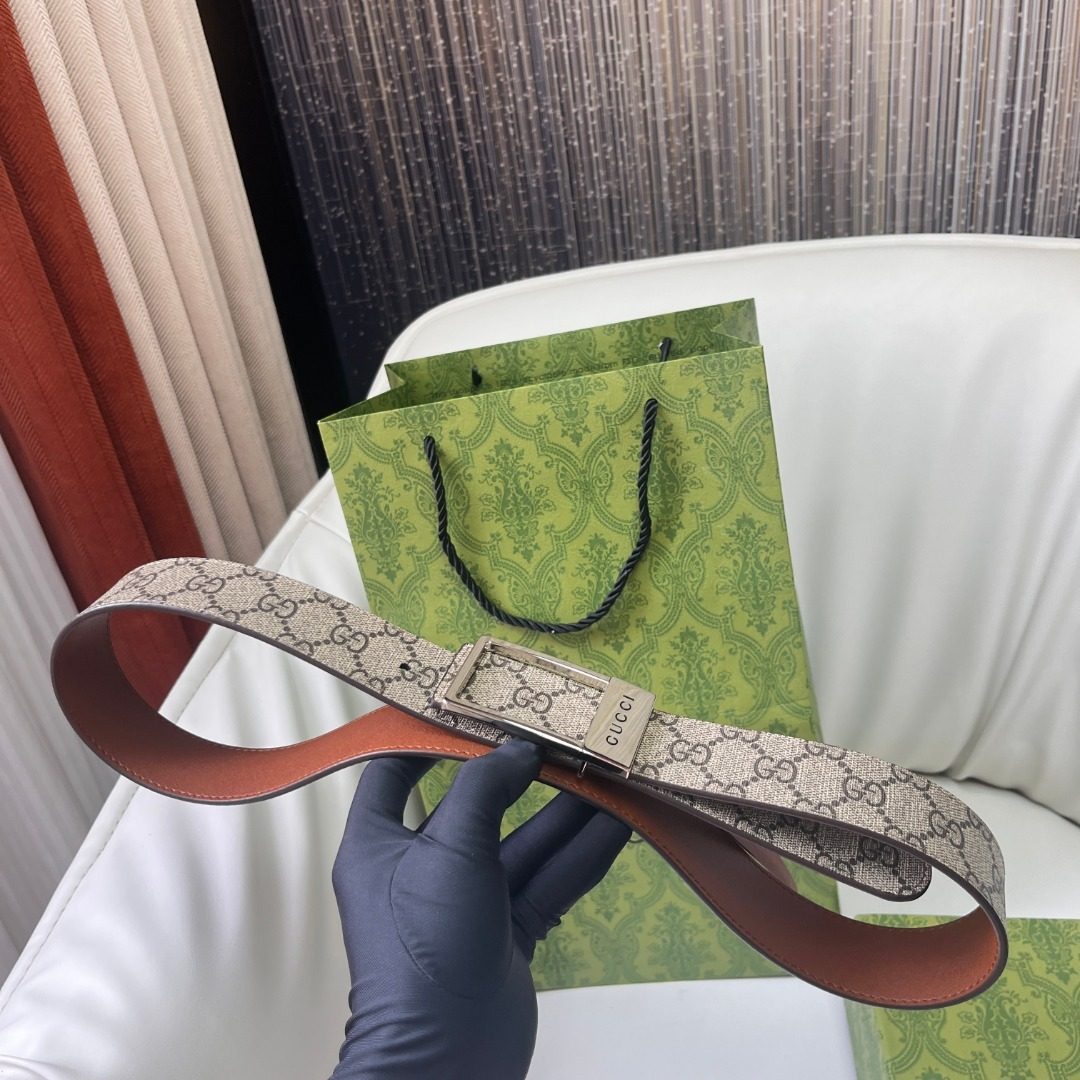 Gucci GG Reversible Leather Belt
