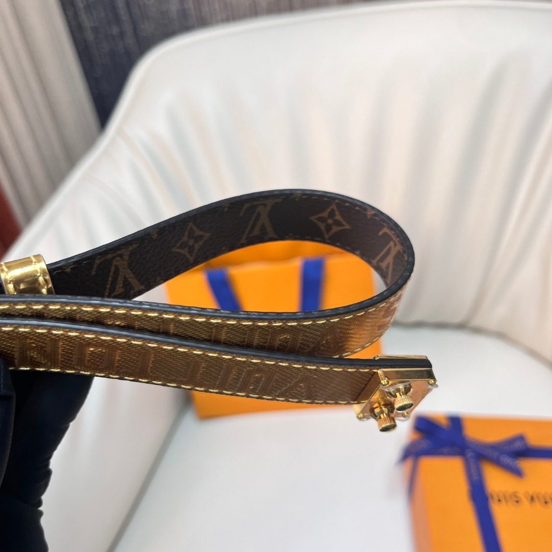 Louis Vuitton Monogram Canvas Belt