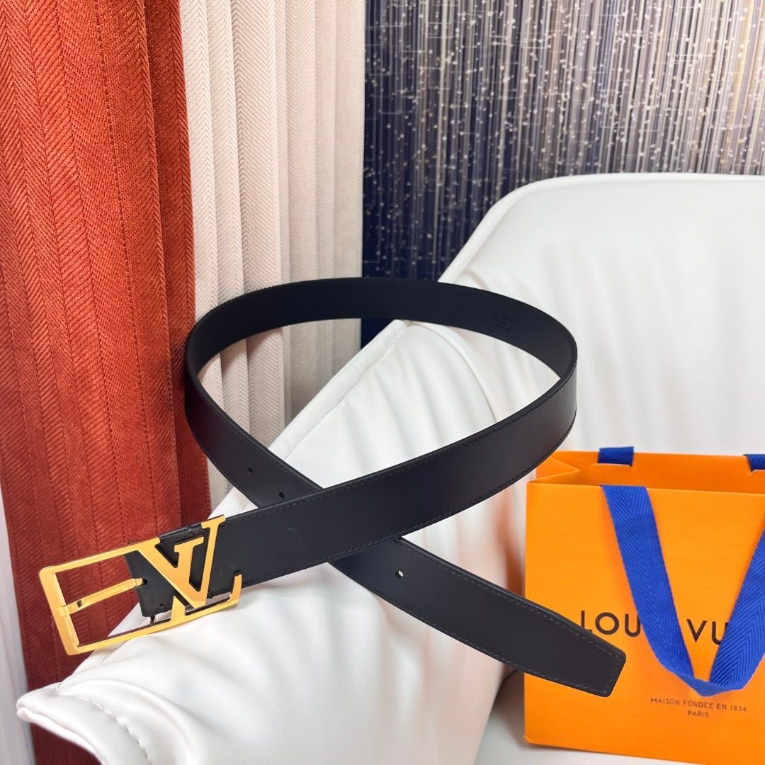 Louis Vuitton LV Initiales Black Leather Belt