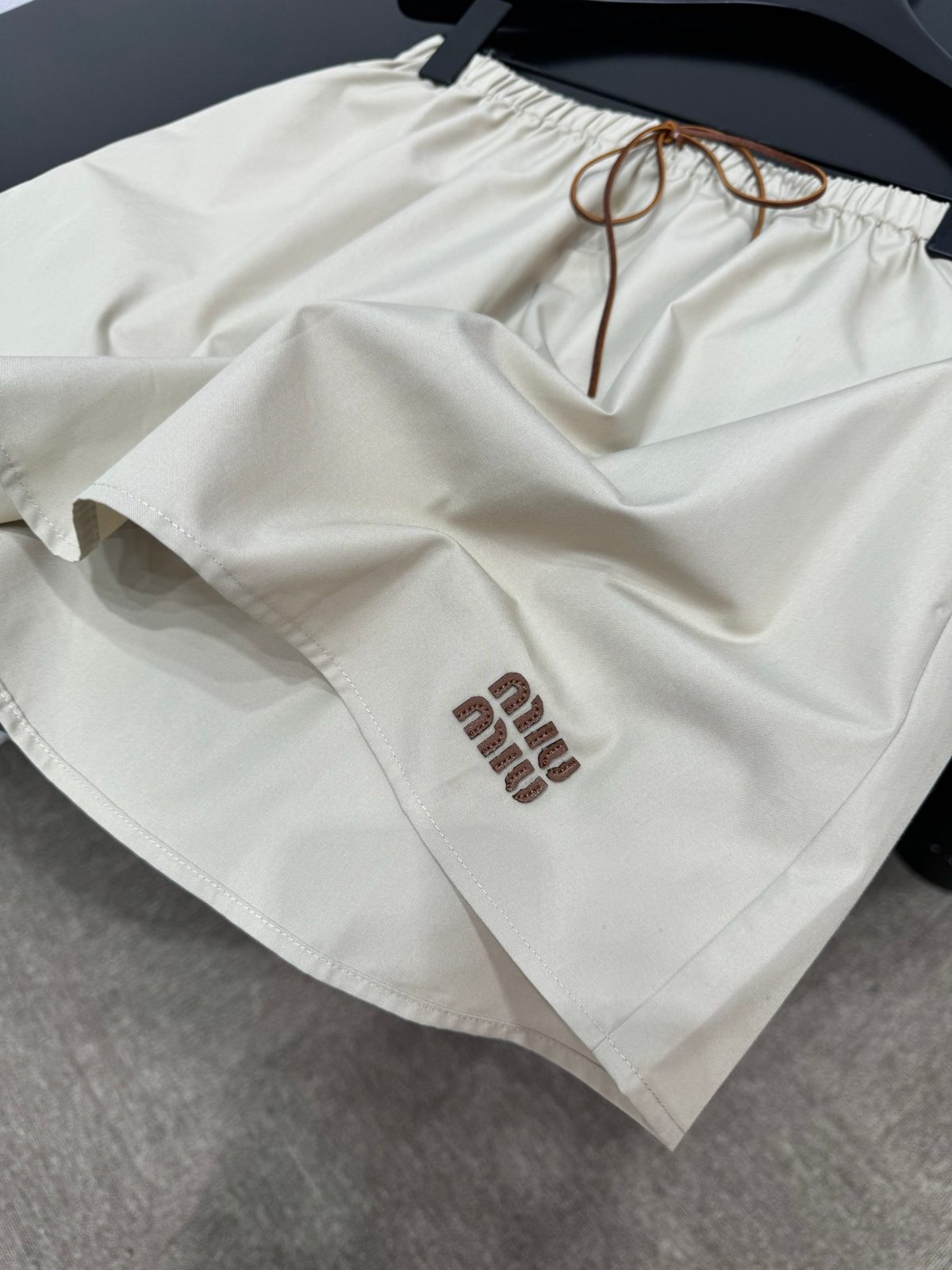 Minimalist Cream Cotton Drawstring Shorts