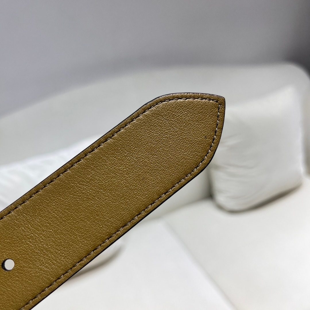 Louis Vuitton LV Initiales Black Leather Belt