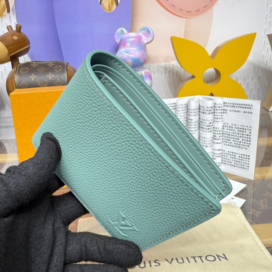 Louis Vuitton Mahina Leather Wallet