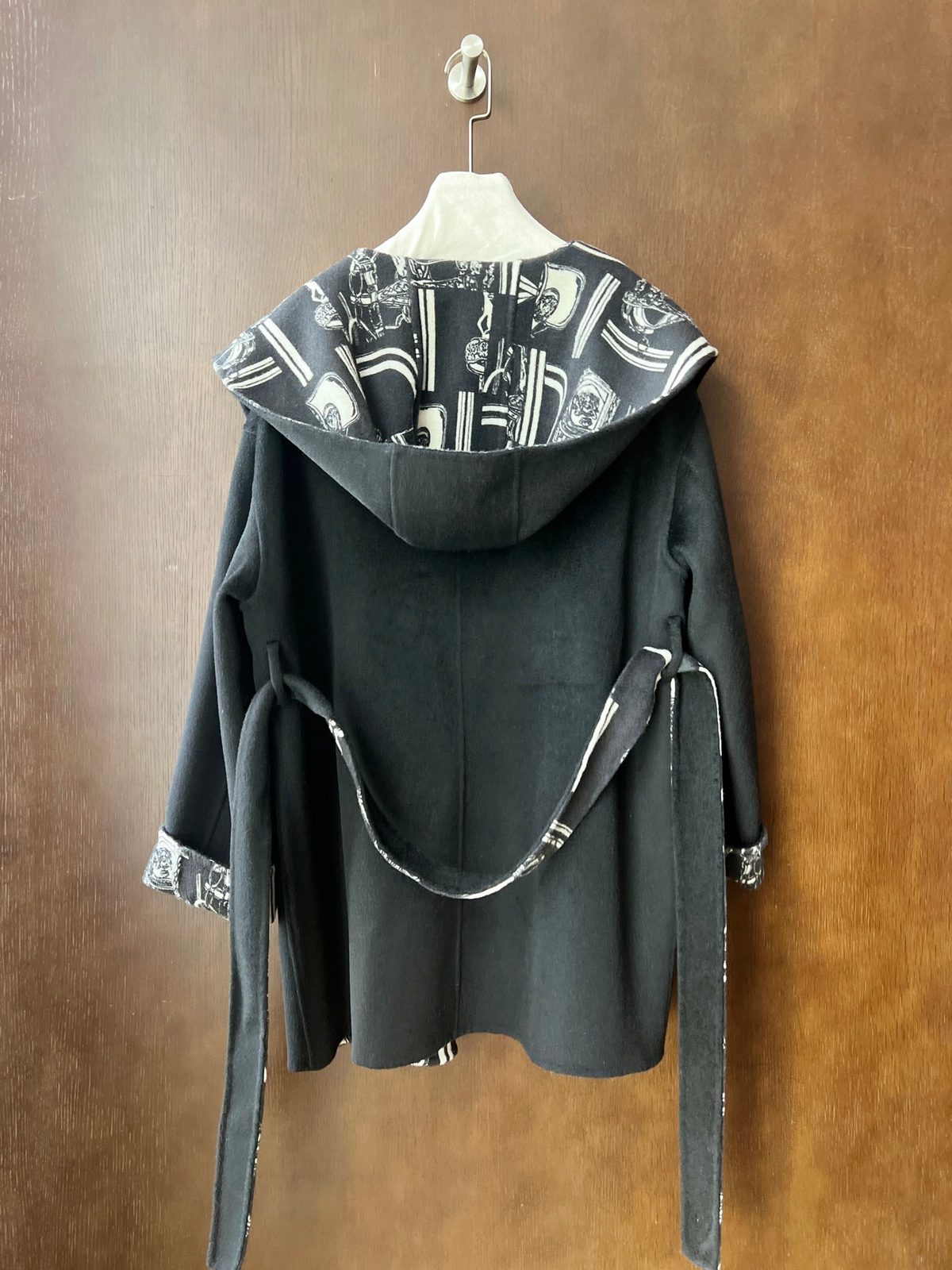 Luxury Hooded Cardigan with Patterned Lining