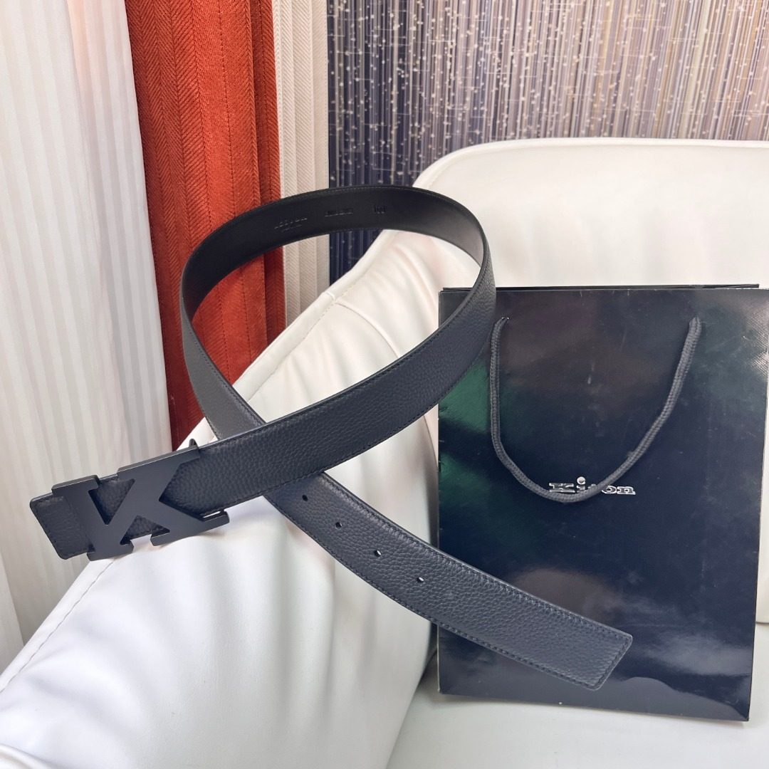 Louis Vuitton LV Initiales Leather Belt