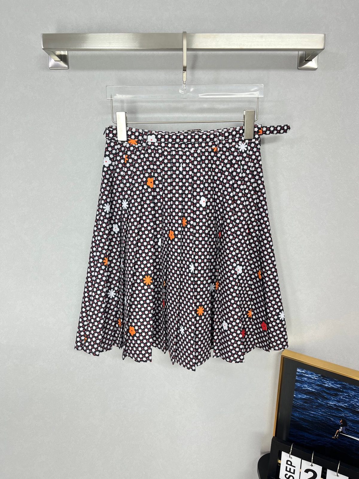 Floral Print Pleated Midi Skirt