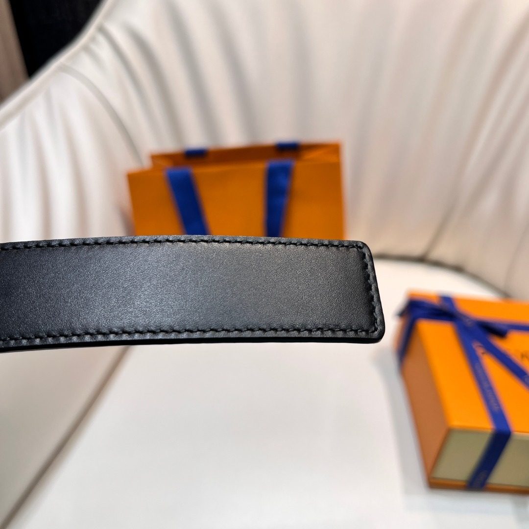 Louis Vuitton LV Initiales Black Leather Belt