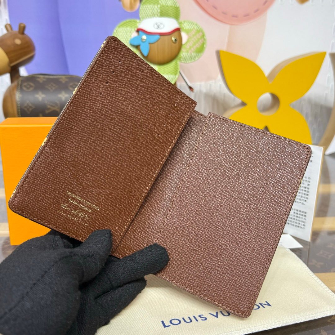 Louis Vuitton Monogram Canvas Bifold Wallet
