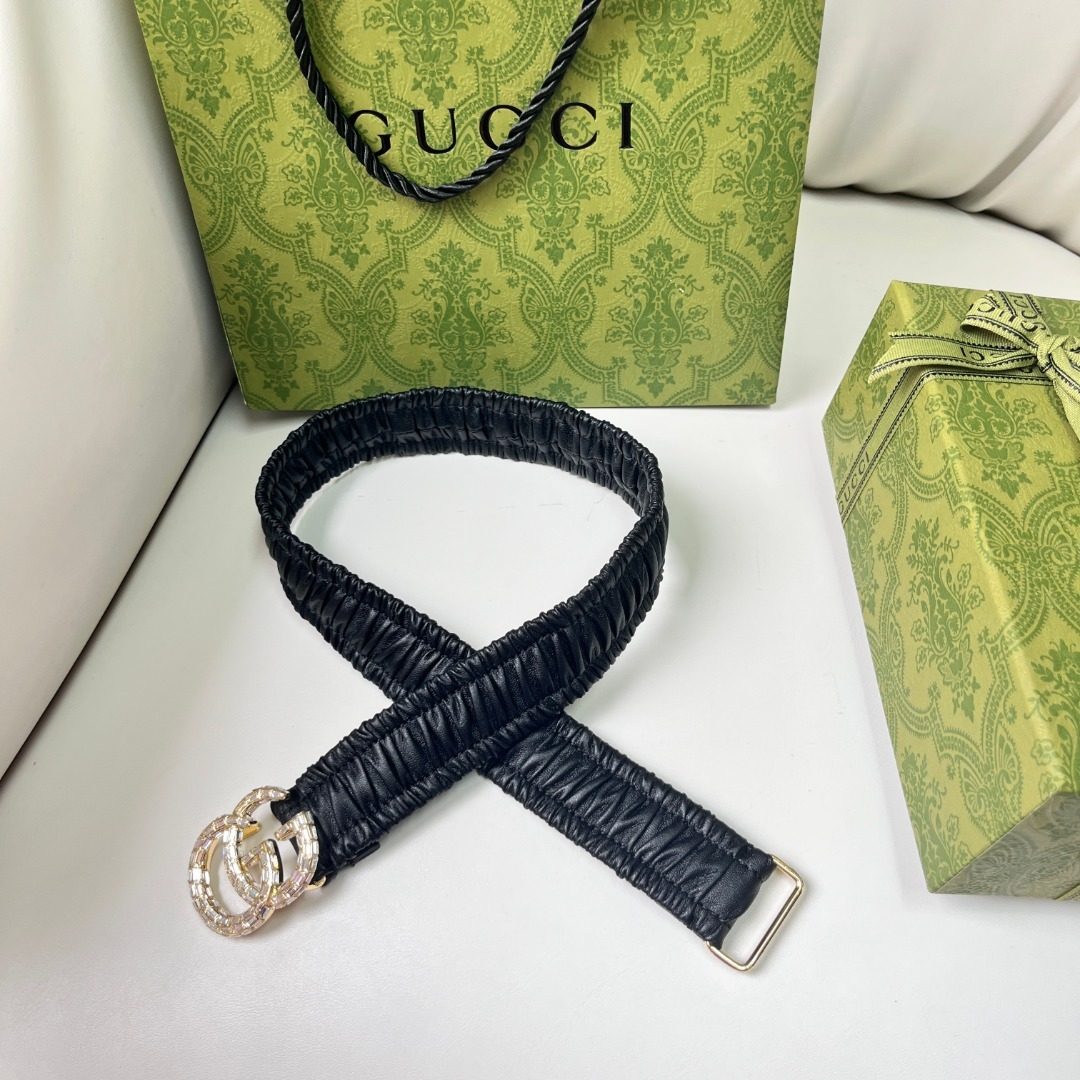 Gucci Ruched Leather Belt with GG Buckle