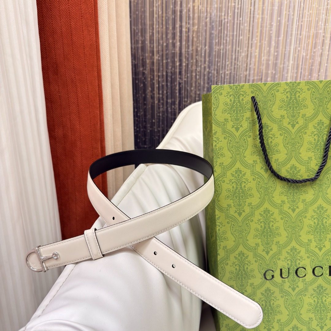 Gucci Reversible Leather Belt White Black