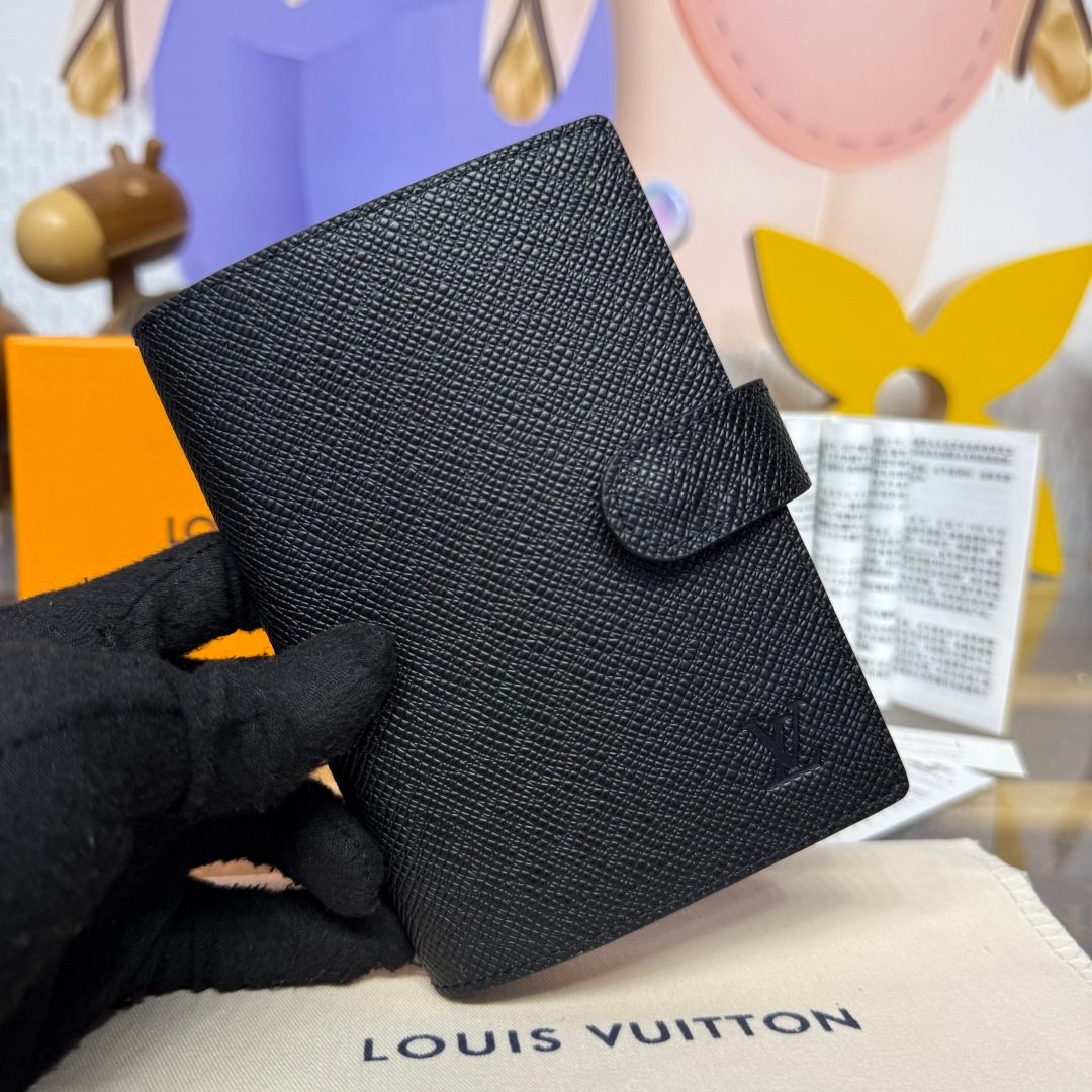 Louis Vuitton Epi Leather Agenda Cover Black